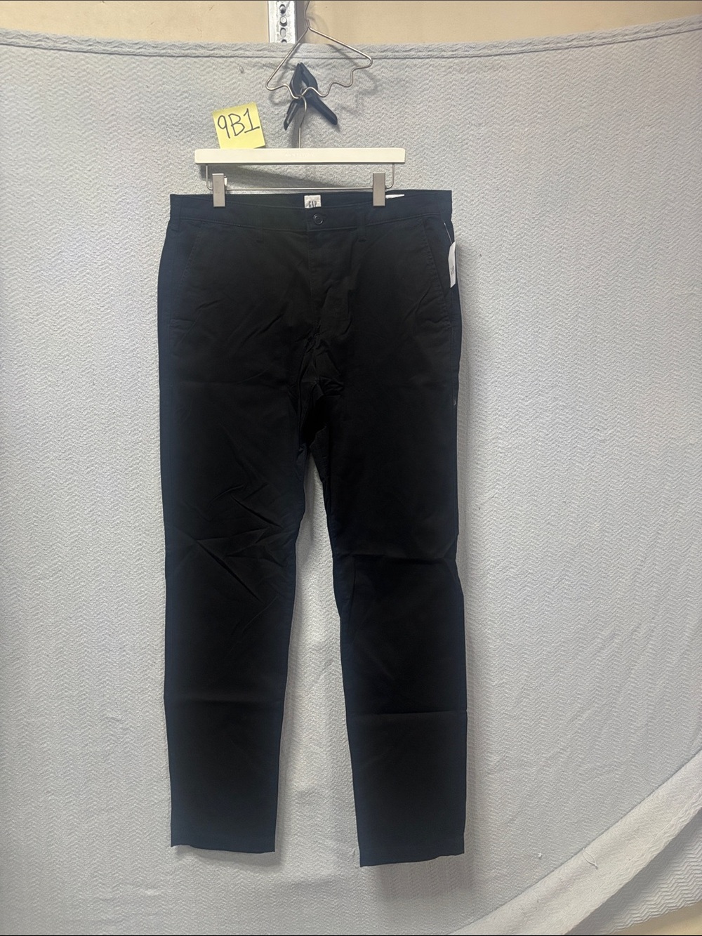 Gap 36x36 black NWT pants